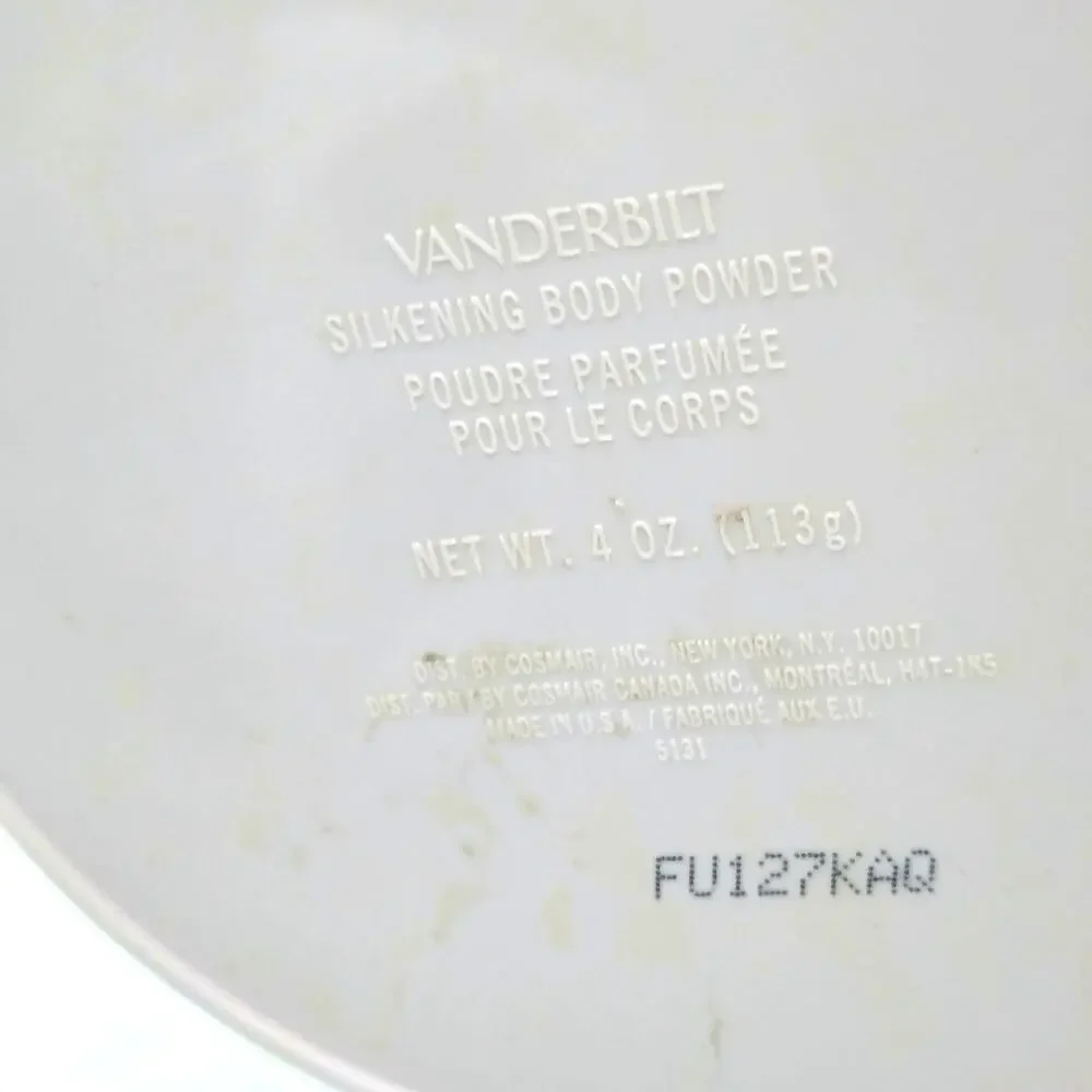 Gloria Vanderbilt Silkening Perfumed Body Powder w/ Puff 4 oz.  80% Full Vintage